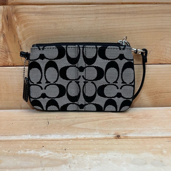 Authentic Coach Wristlet with strap - Black / Light grey - Picture 1 of 3